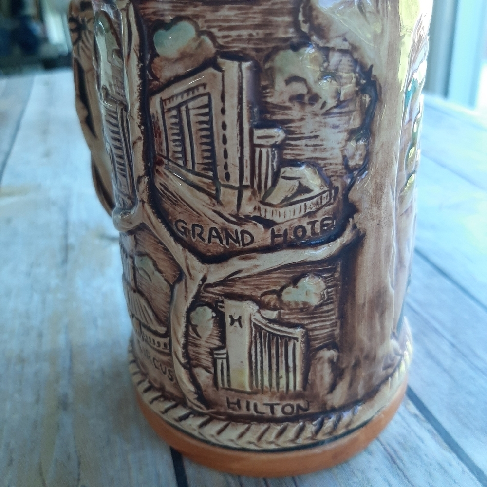 VTG LAS VEGAS CERAMIC SOUVENIR MUG - Picture 5 of 16